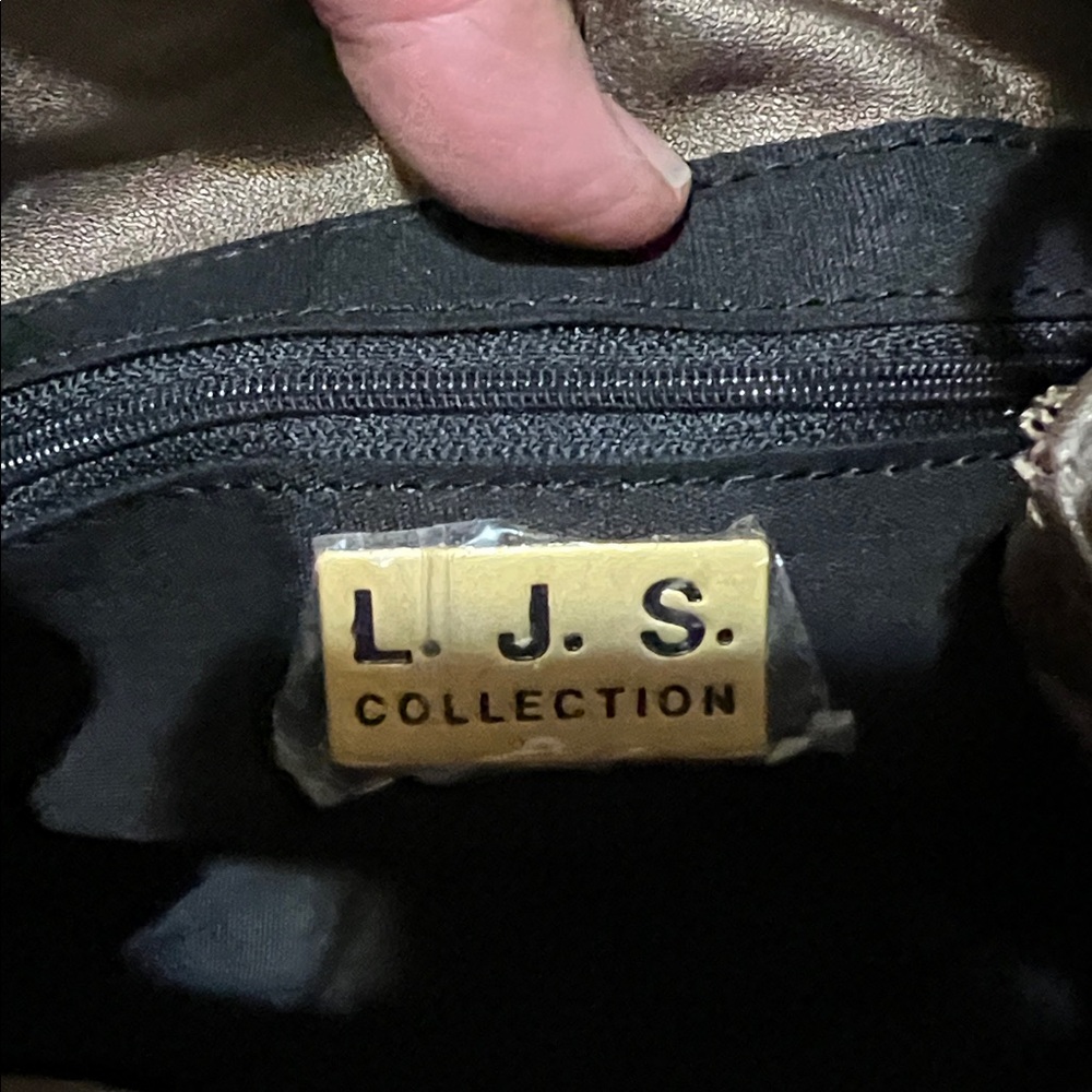 Chic Vintage Bronze Leather Bag - Picture 11 of 17